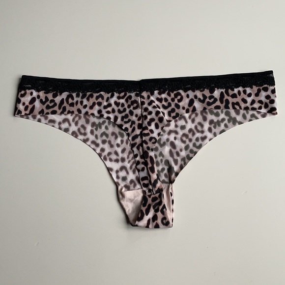 Victoria’s Secret | Seamless Leopard Thong | L - Picture 5 of 7